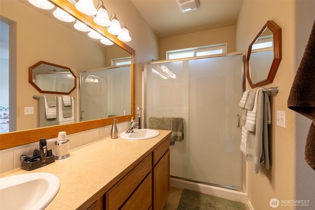 8304 Vashon Drive NE, Lacey, WA 98516