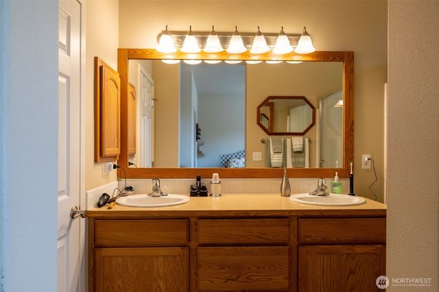 8304 Vashon Drive NE, Lacey, WA 98516