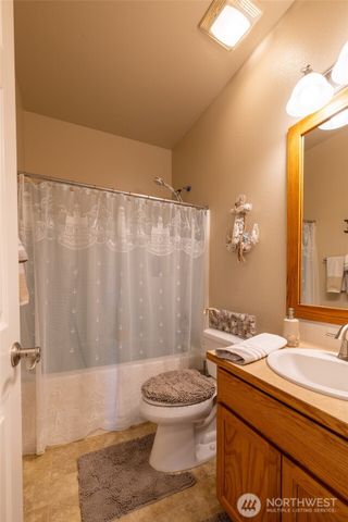 8304 Vashon Drive NE, Lacey, WA 98516