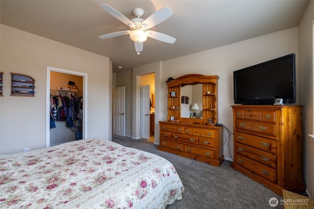 8304 Vashon Drive NE, Lacey, WA 98516
