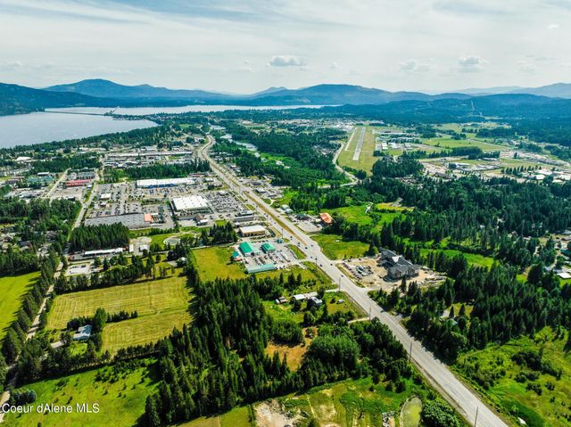 477545 US-95, Ponderay, ID 83852