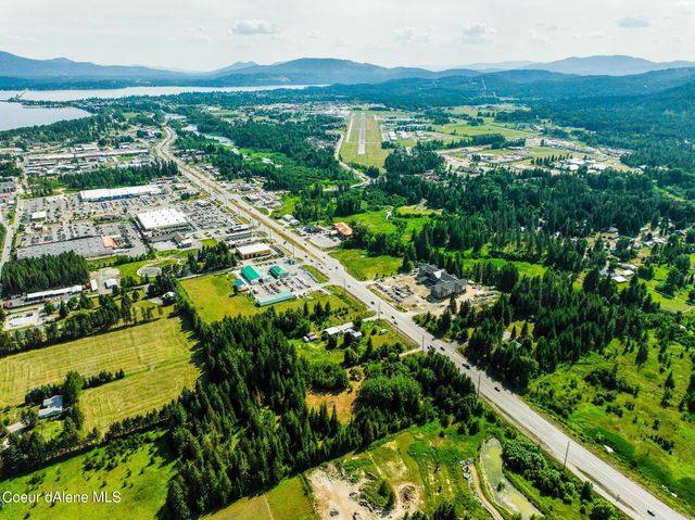 477545 US-95, Ponderay, ID 83852