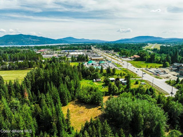 477545 US-95, Ponderay, ID 83852