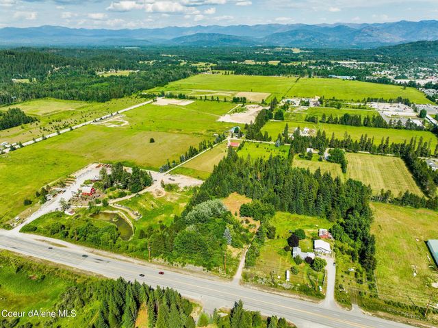 477545 US-95, Ponderay, ID 83852