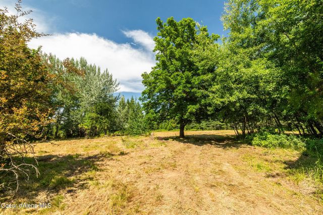 477545 US-95, Ponderay, ID 83852