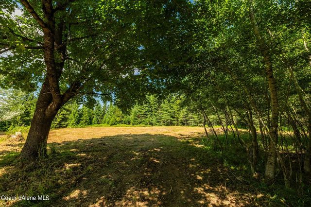 477545 US-95, Ponderay, ID 83852