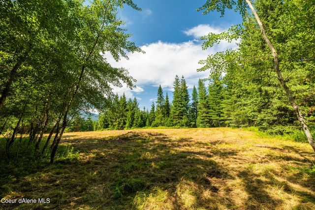 477545 US-95, Ponderay, ID 83852