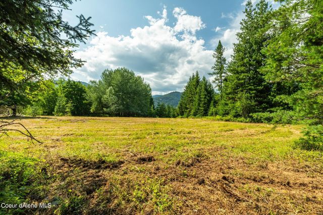 477545 US-95, Ponderay, ID 83852