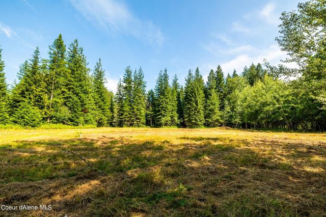 477545 US-95, Ponderay, ID 83852