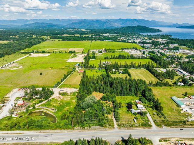 477545 US-95, Ponderay, ID 83852