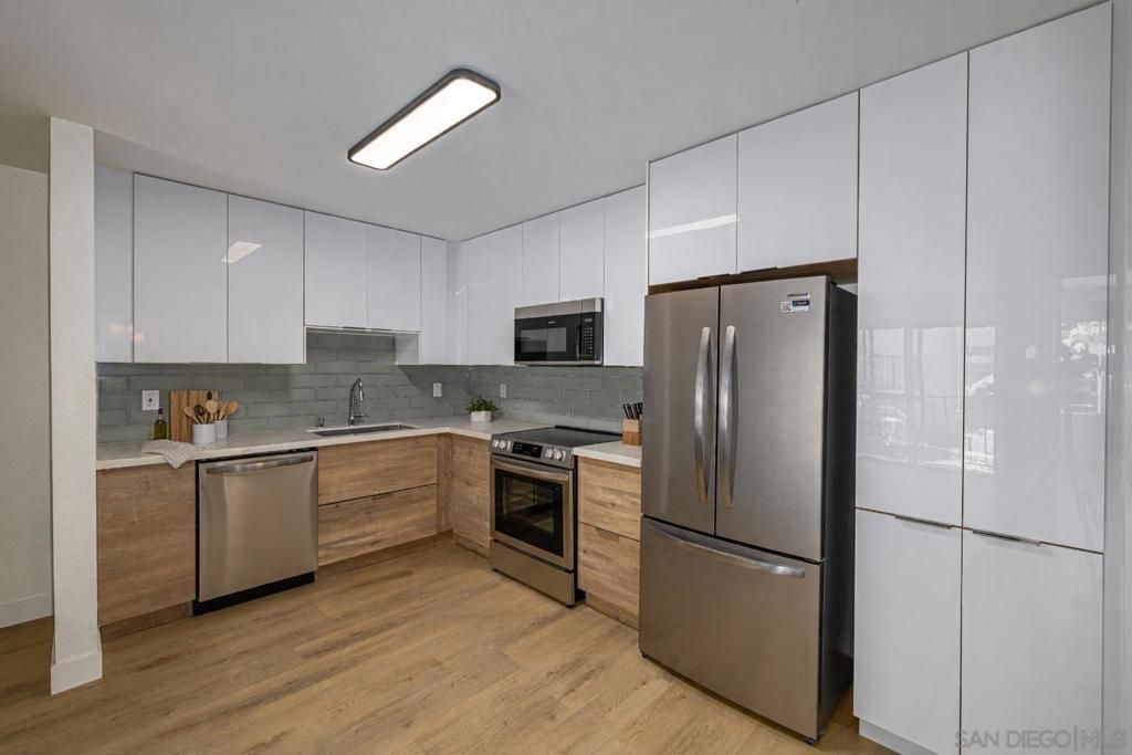 3020 Cowley Way 204, San Diego, CA 92117 — exterior