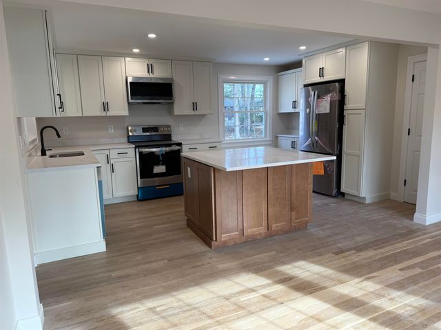 1 Shepard Avenue, Salem, NH 03079