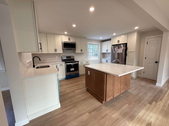 1 Shepard Avenue, Salem, NH 03079