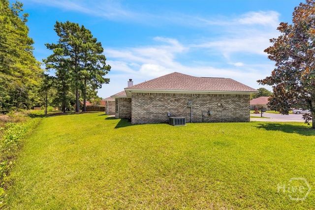 90 Charleston Court, Midway, GA 31320