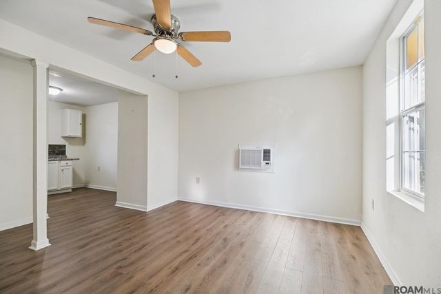 2371 E Smiley Ave, Baton Rouge, LA 70806