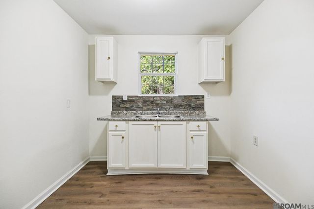 2371 E Smiley Ave, Baton Rouge, LA 70806