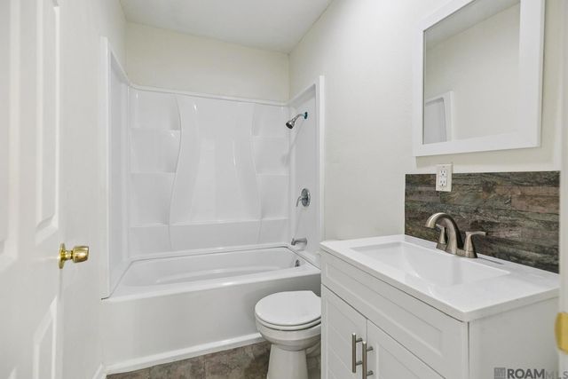 2371 E Smiley Ave, Baton Rouge, LA 70806