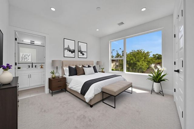 7012 Saint Augustine Street, Houston, TX 77021