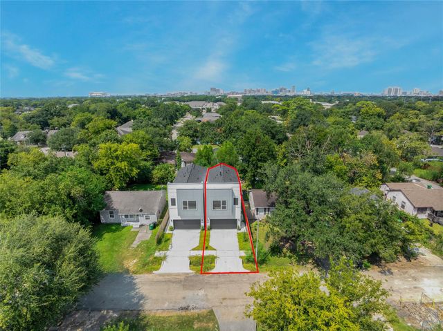 7012 Saint Augustine Street, Houston, TX 77021