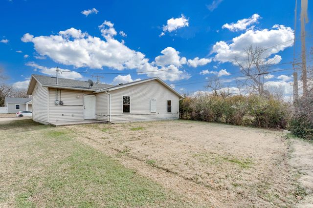 2511 N Chautauqua Ave, Wichita, KS 67219