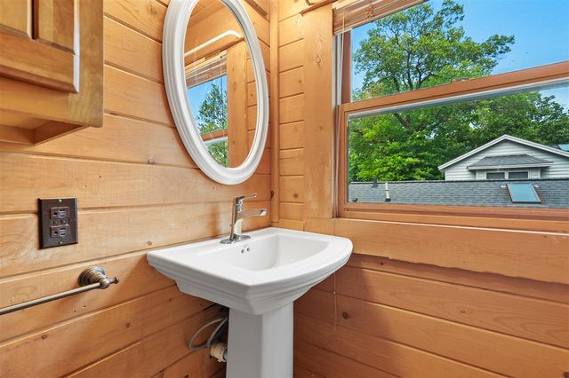 9715 Woodlawn Drive, Portage, MI 49002