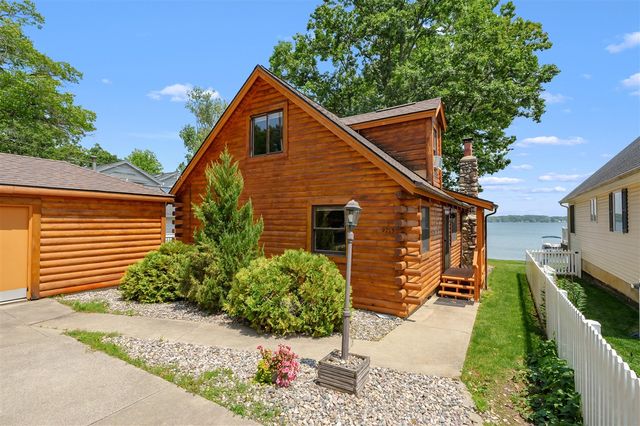 9715 Woodlawn Drive, Portage, MI 49002