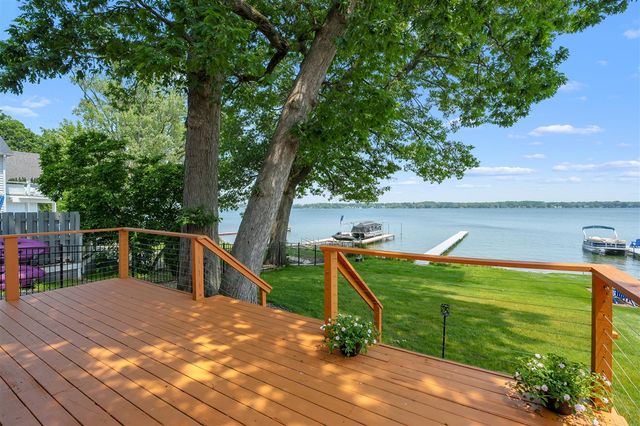 9715 Woodlawn Drive, Portage, MI 49002