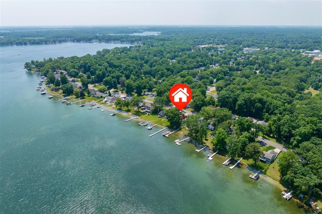 9715 Woodlawn Drive, Portage, MI 49002