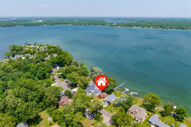 9715 Woodlawn Drive, Portage, MI 49002