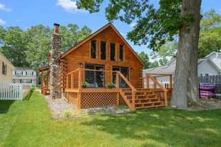 9715 Woodlawn Drive, Portage, MI 49002