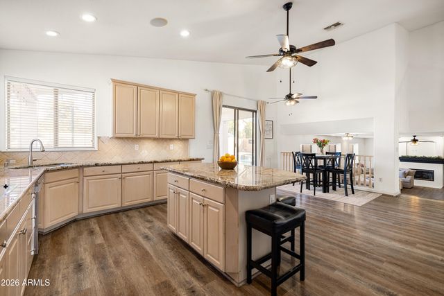 7042 W MORNING DOVE Drive, Glendale, AZ 85308