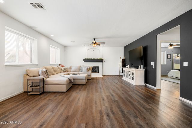 7042 W MORNING DOVE Drive, Glendale, AZ 85308