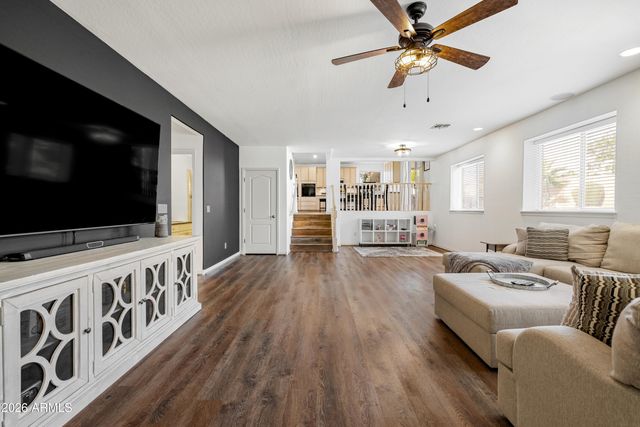 7042 W MORNING DOVE Drive, Glendale, AZ 85308