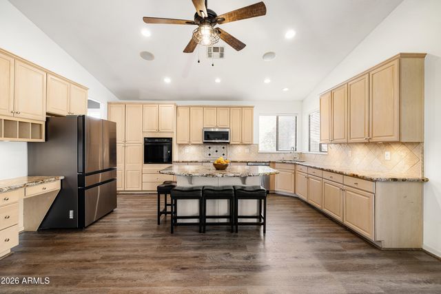 7042 W MORNING DOVE Drive, Glendale, AZ 85308