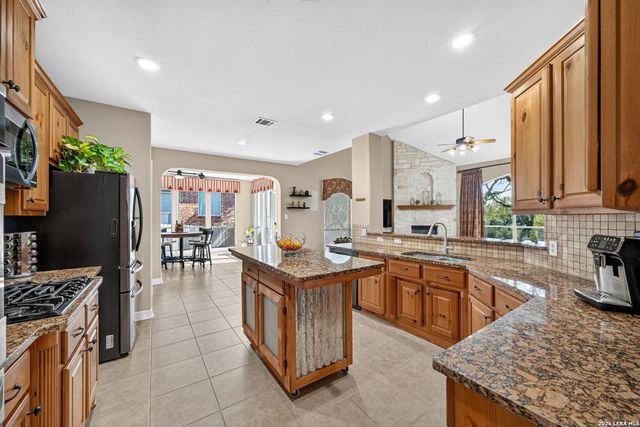 25710 Peregrine Rdg, San Antonio, TX 78260