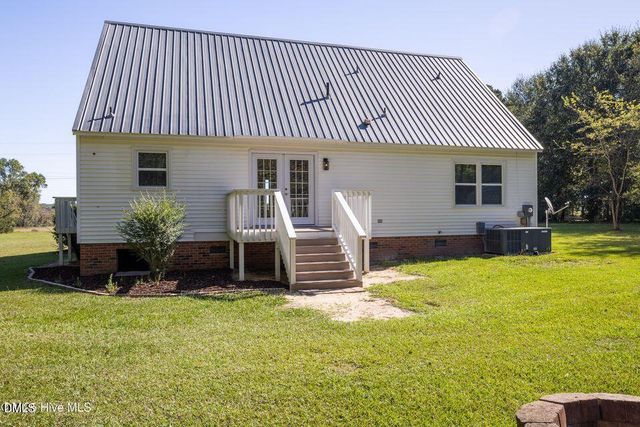 13015 Hobbton Highway, Newton Grove, NC 28366
