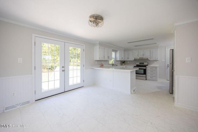 13015 Hobbton Highway, Newton Grove, NC 28366