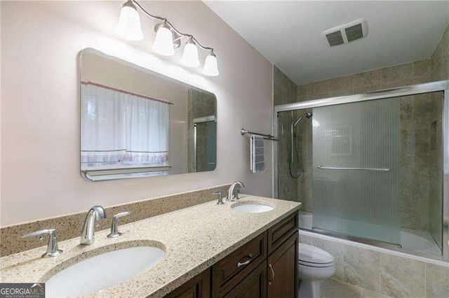 620 Oakstone Way, Roswell, GA 30075