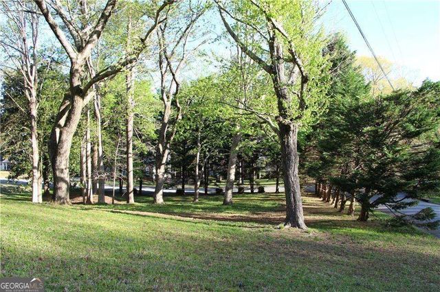 620 Oakstone Way, Roswell, GA 30075