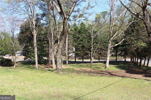 620 Oakstone Way, Roswell, GA 30075