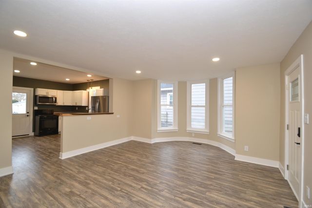 465 N West Street, Tipton, IN 46072