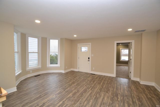 465 N West Street, Tipton, IN 46072