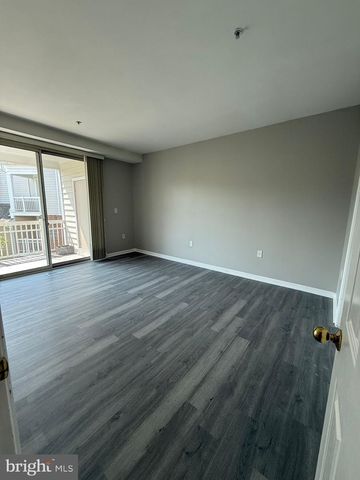 2203 WESTCOURT LN #304, Herndon, VA 20170