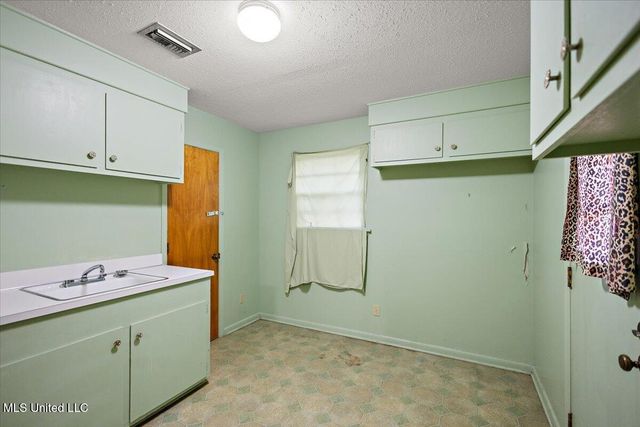 5505 Marblehead Drive, Jackson, MS 39211