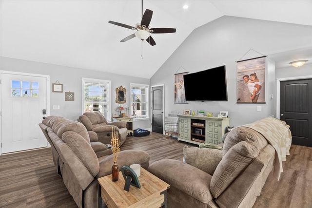 272 Sales Avenue, Chatsworth, GA 30705