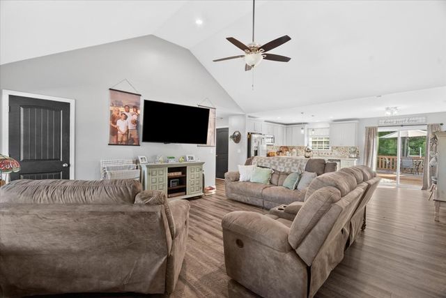 272 Sales Avenue, Chatsworth, GA 30705