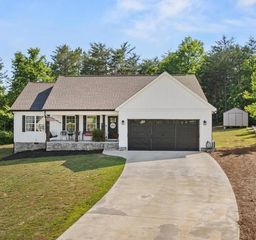 272 Sales Avenue, Chatsworth, GA 30705
