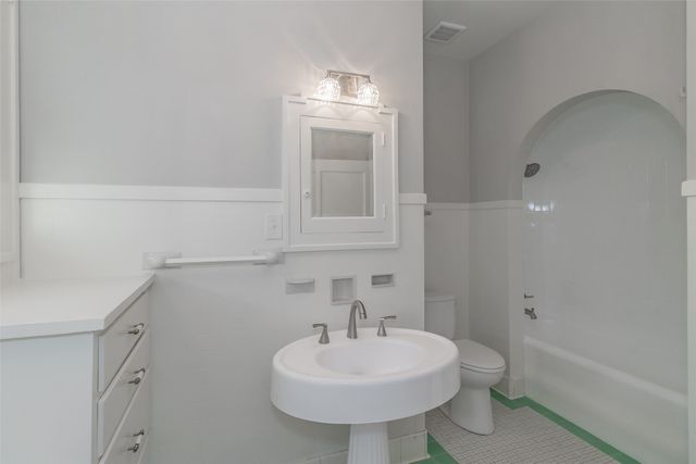 2311 Warner Road, Fort Worth, TX 76110