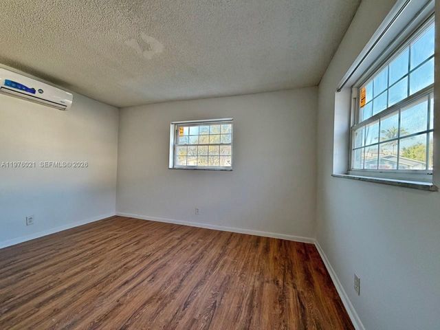 7212 SW 3rd Ct, North Lauderdale, FL 33068