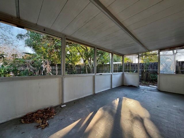 7212 SW 3rd Ct, North Lauderdale, FL 33068